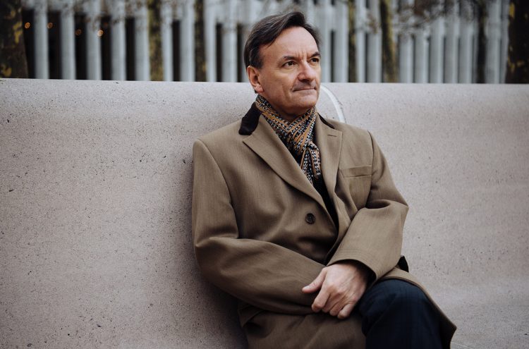 Stephen Hough, piano