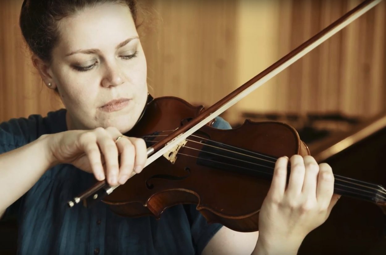 Violinist Julia Kuhn explores vibrato