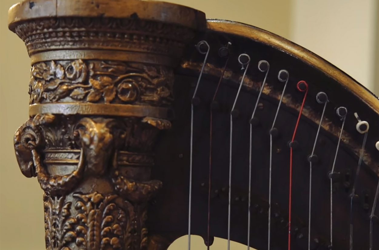 Harpist Frances Kelly introduces Mozart's single action pedal harp